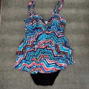 Croft & Barrow size 10 tiered one piece bathing suit